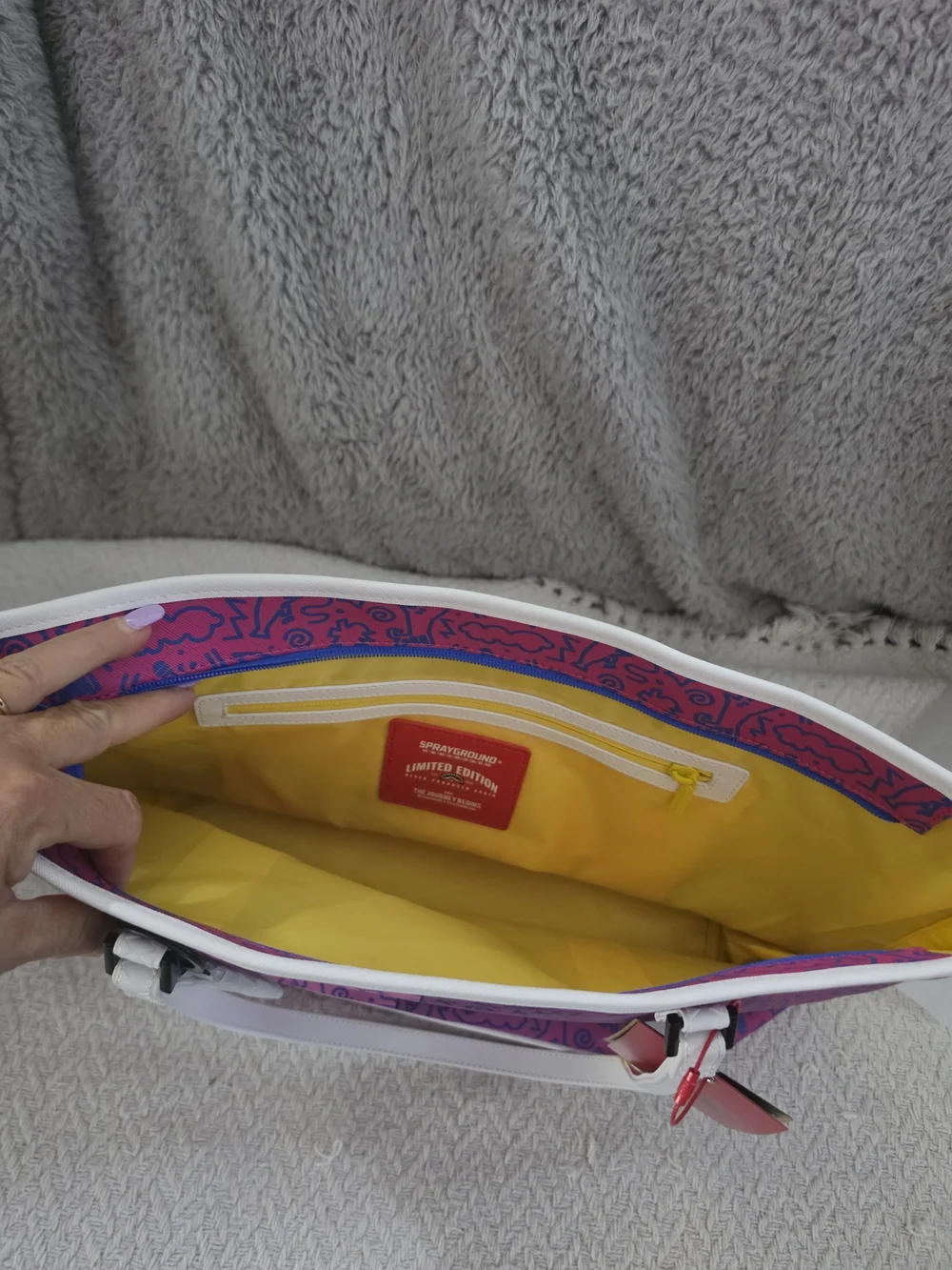 RUGRATS SUSIE PAPER HEARTS TOTE